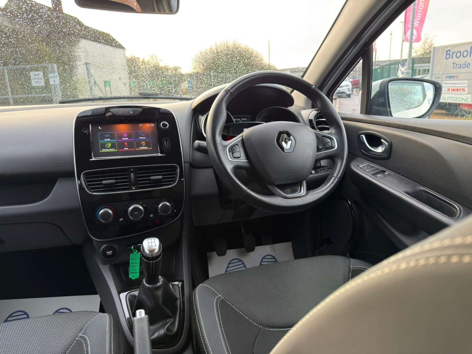 Used Renault Clio 2017 for sale - 77437520: Photo 25