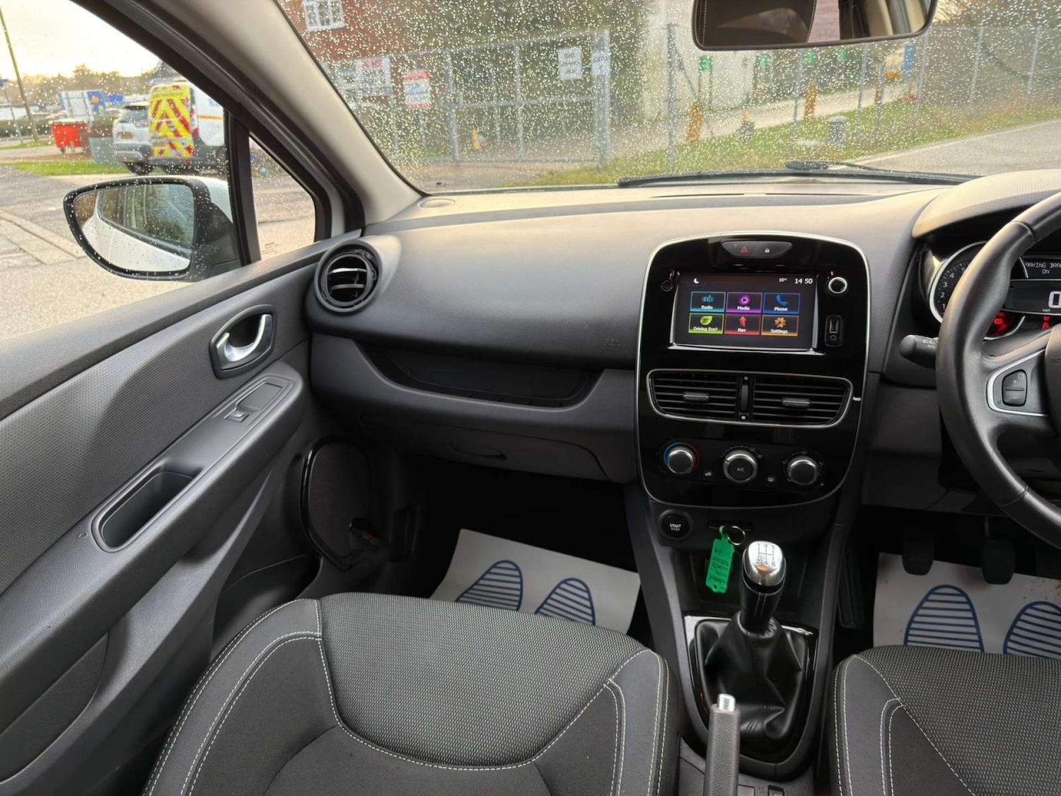 Used Renault Clio 2017 for sale - 77437520: Photo 26