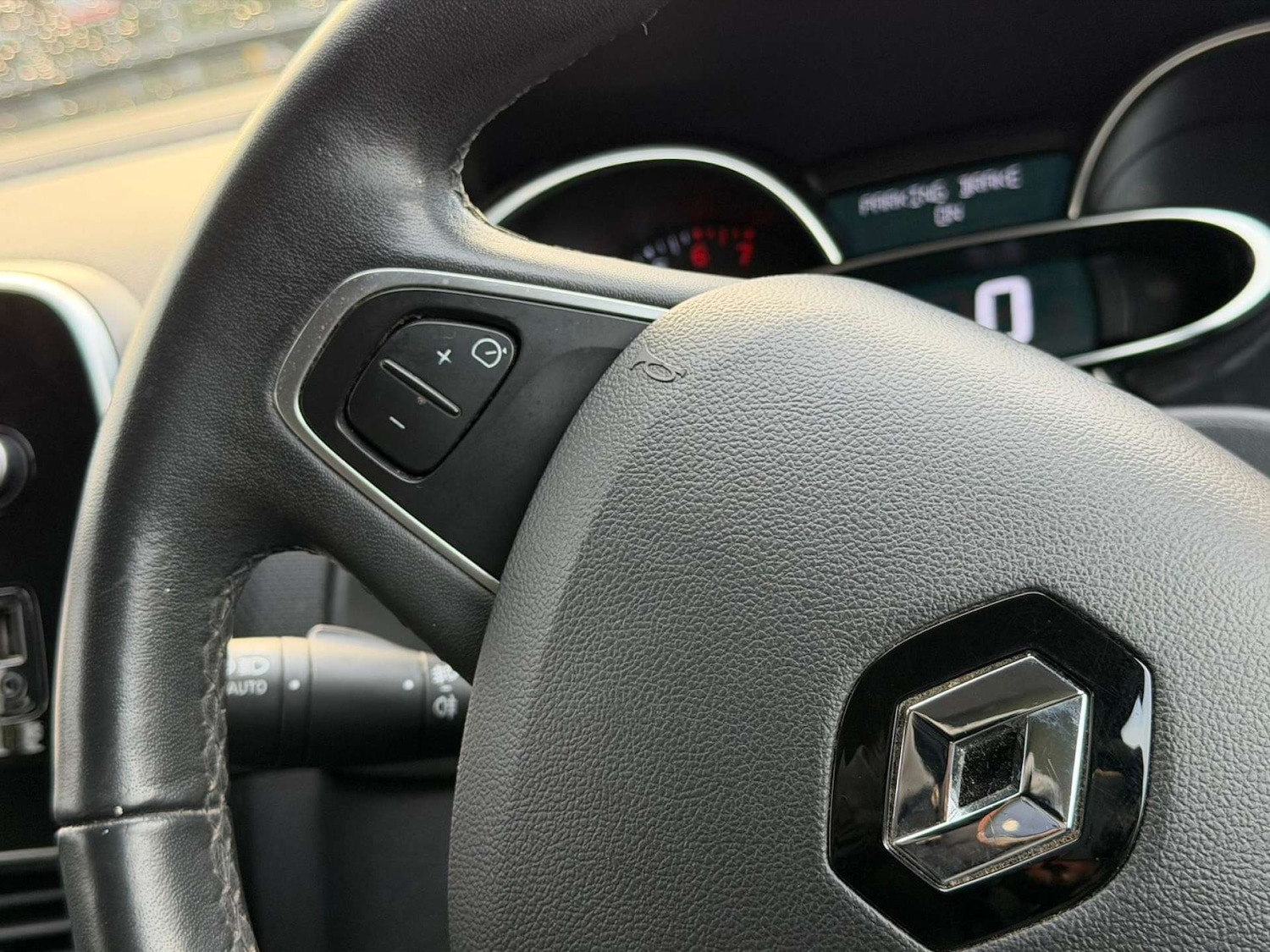 Used Renault Clio 2017 for sale - 77437520: Photo 37