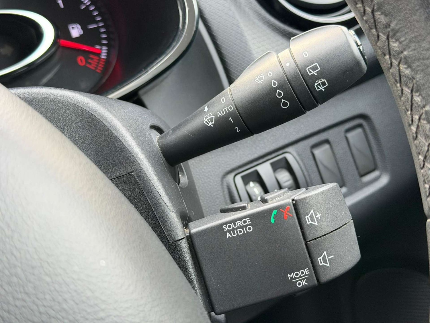 Used Renault Clio 2017 for sale - 77437520: Photo 38