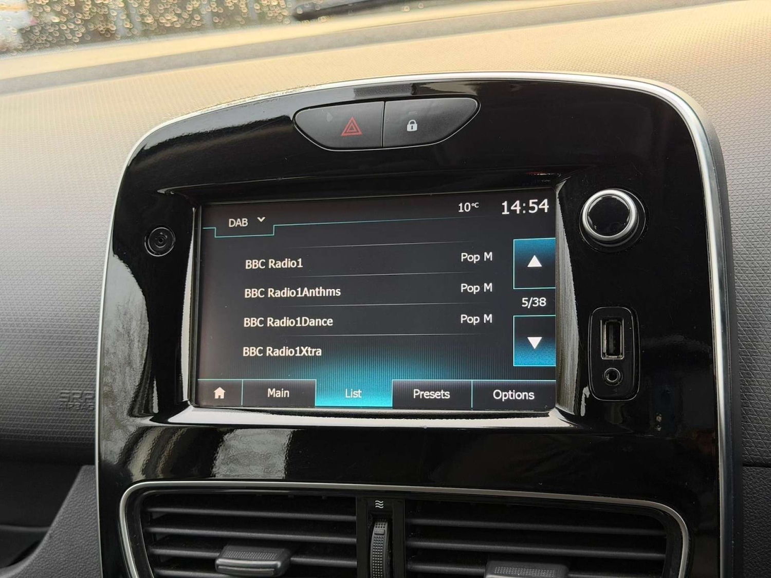 Used Renault Clio 2017 for sale - 77437520: Photo 48