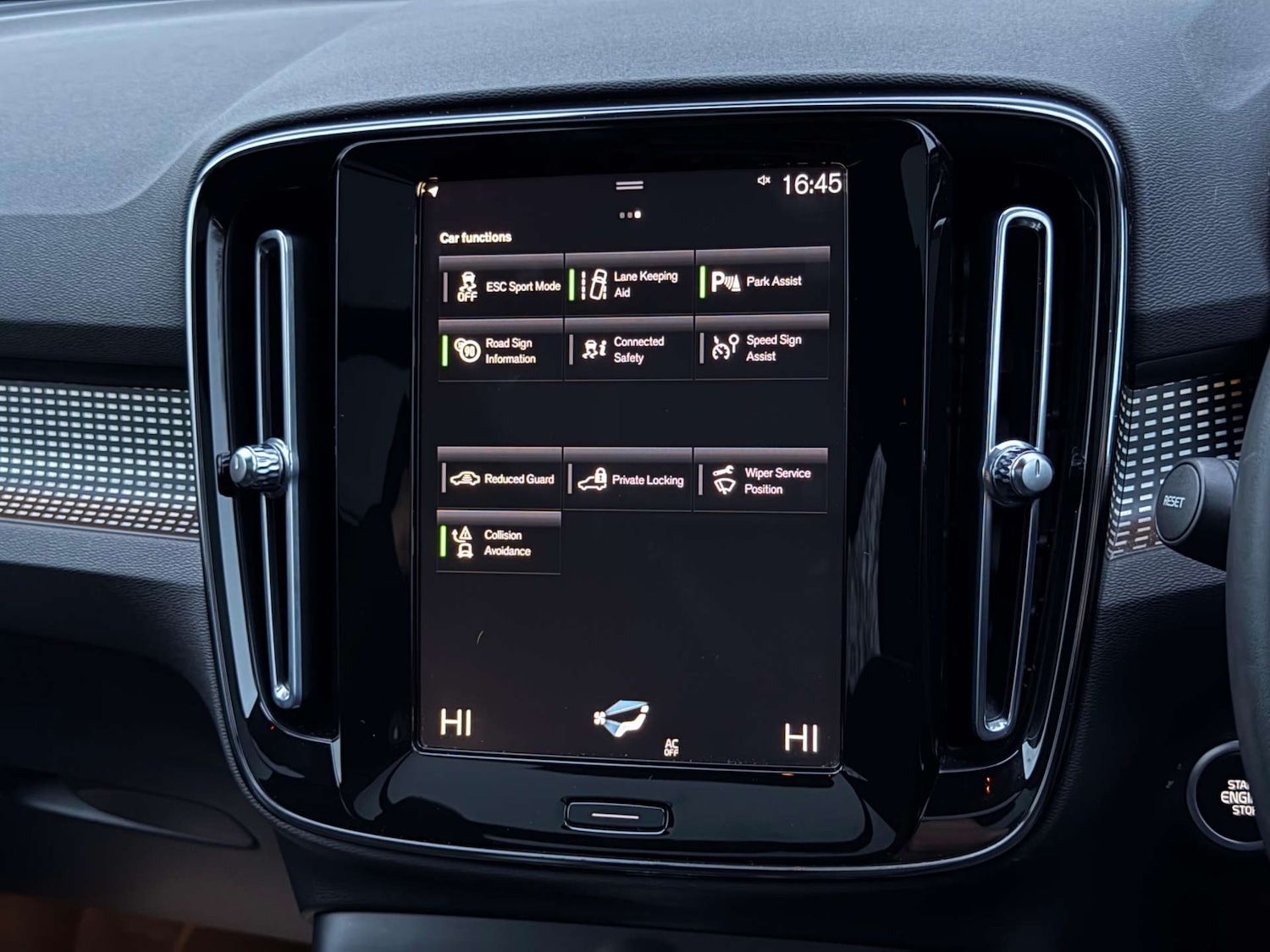 Used Volvo XC40 2021 for sale - 77437526: Photo 59