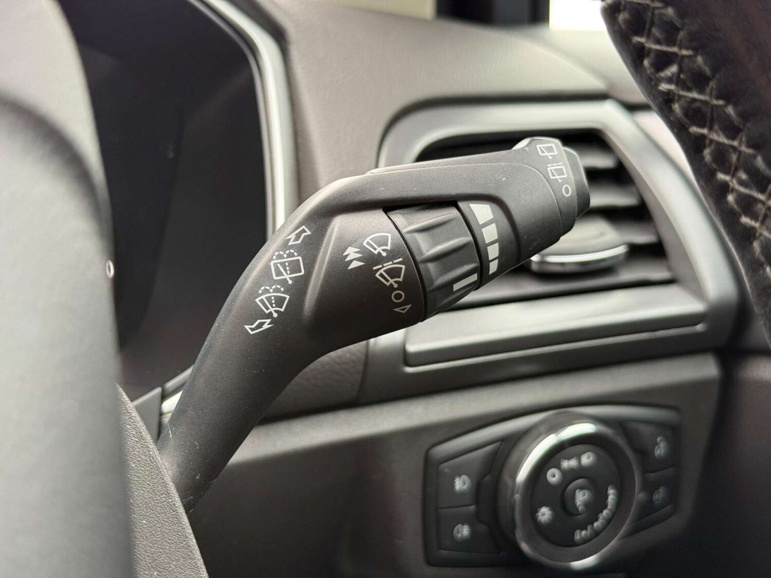 Used Ford Mondeo 2016 for sale - 77535112: Photo 35