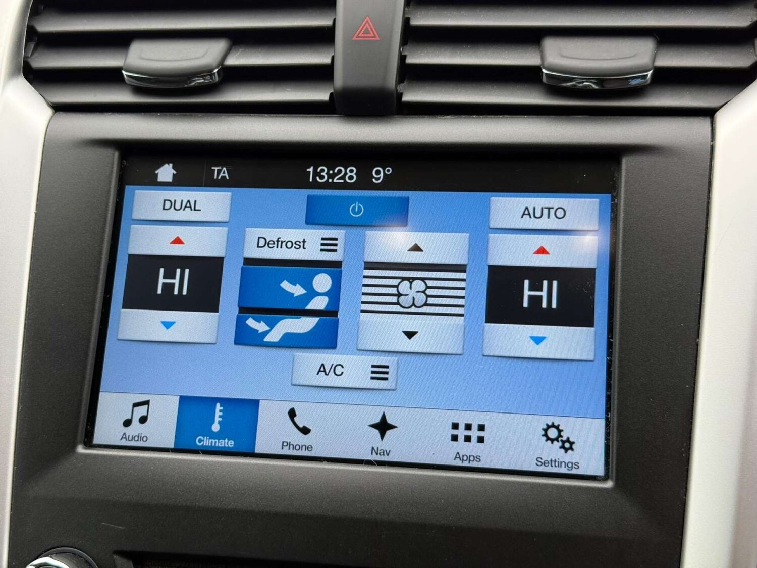 Used Ford Mondeo 2016 for sale - 77535112: Photo 57