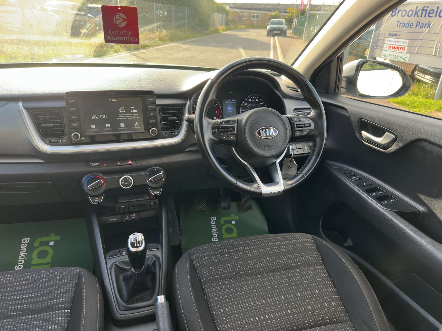 Used Kia Stonic 2019 for sale - 77437567: Photo 33