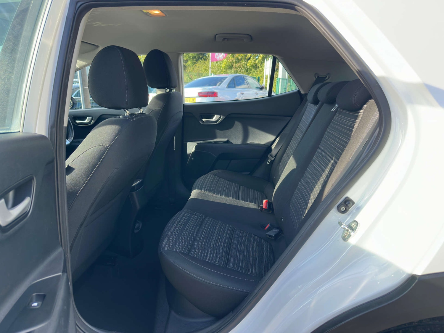 Used Kia Stonic 2019 for sale - 77437567: Photo 40