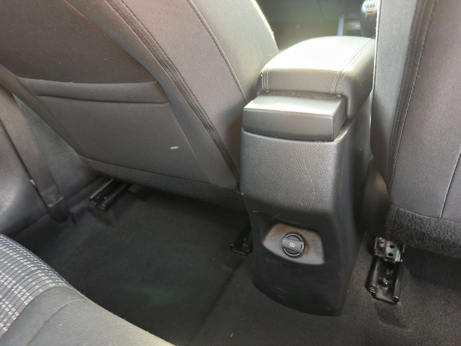 Used Kia Stonic 2019 for sale - 77437567: Photo 42