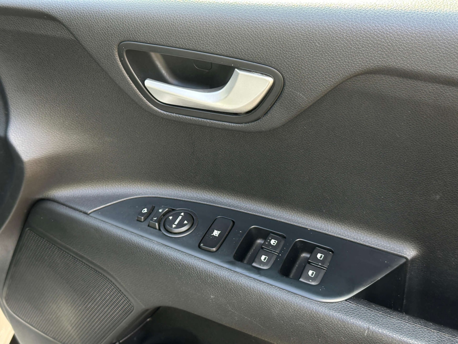 Used Kia Stonic 2019 for sale - 77437567: Photo 54