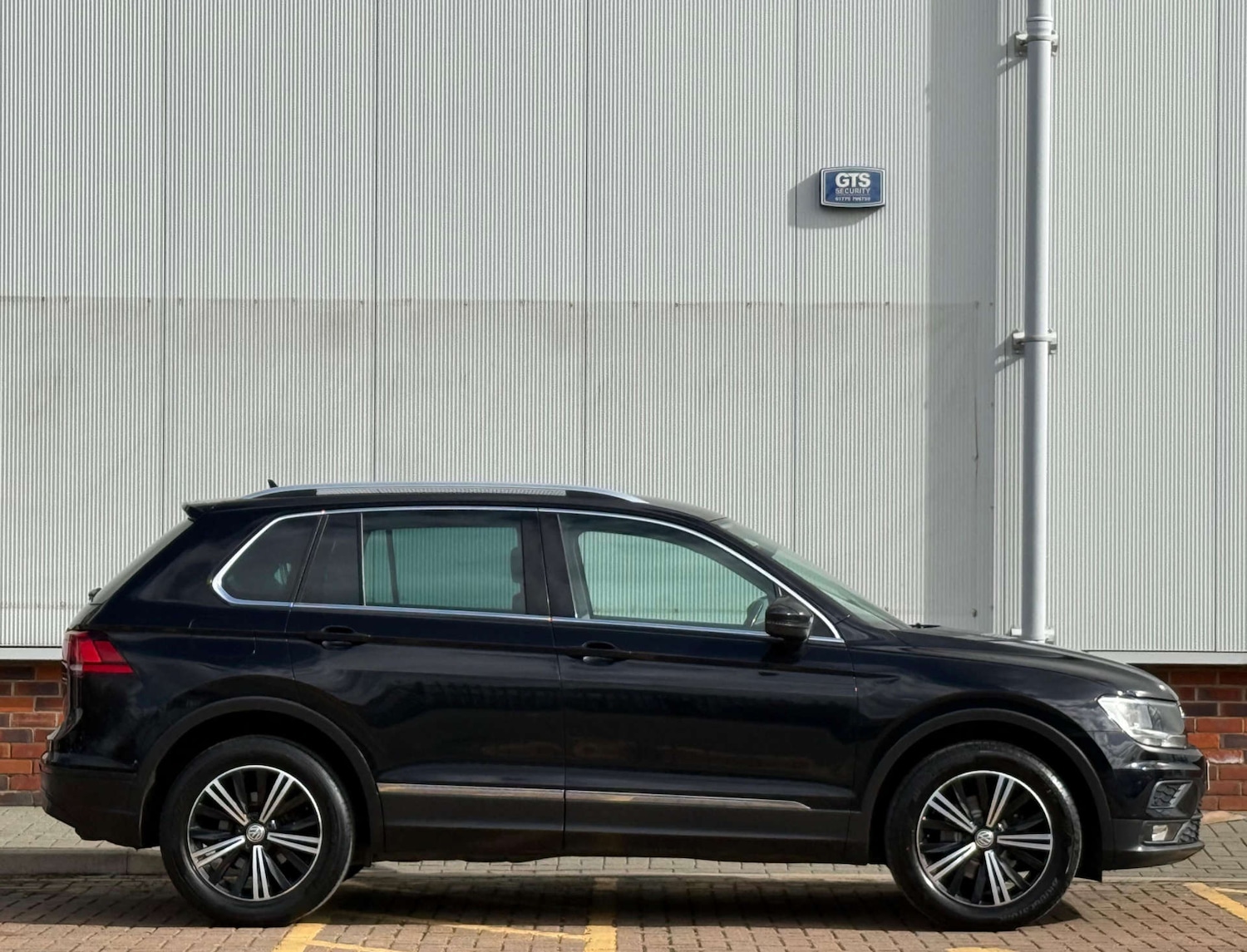 Used Volkswagen Tiguan 2018 for sale - 77437464: Photo 10