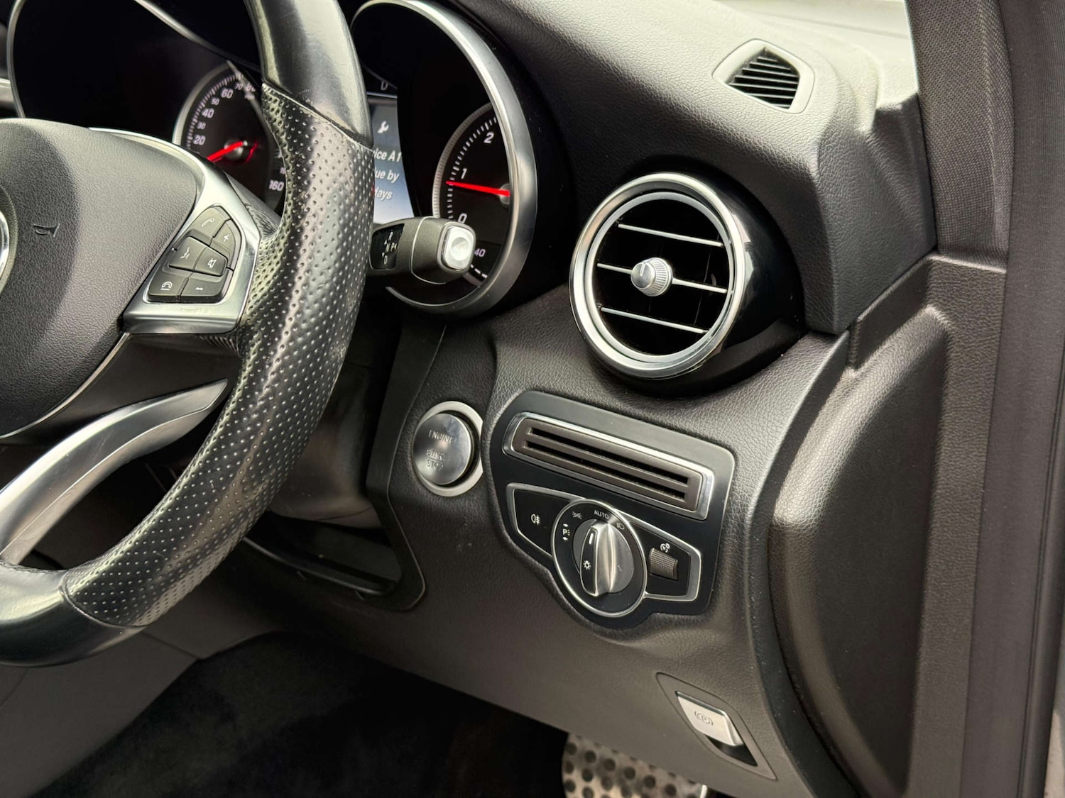 Used Mercedes-Benz GLC 2017 for sale - 77697451: Photo 48