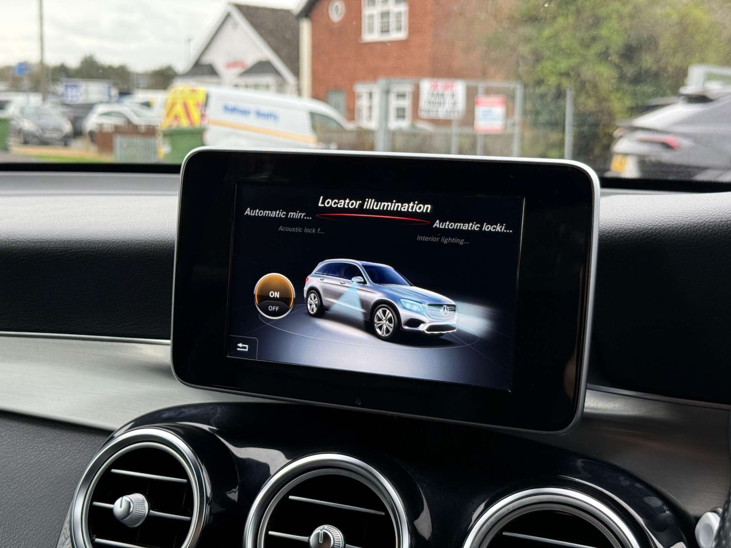 Used Mercedes-Benz GLC 2017 for sale - 77697451: Photo 67