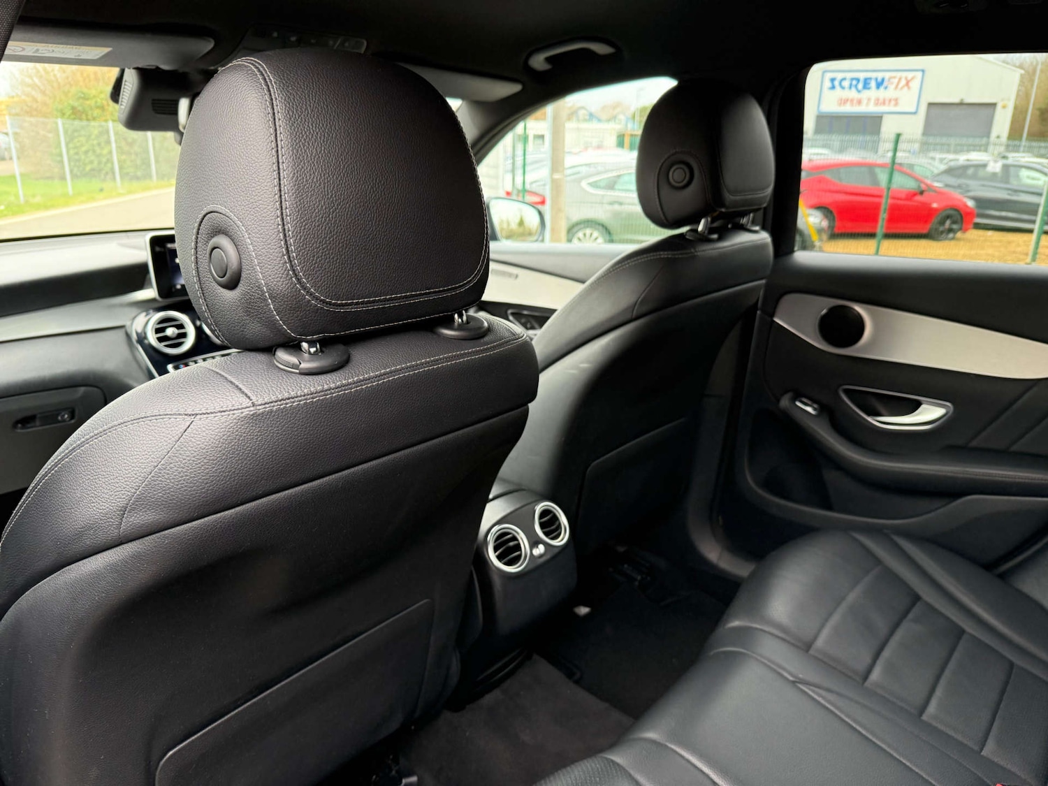 Used Mercedes-Benz GLC 2017 for sale - 77697451: Photo 90