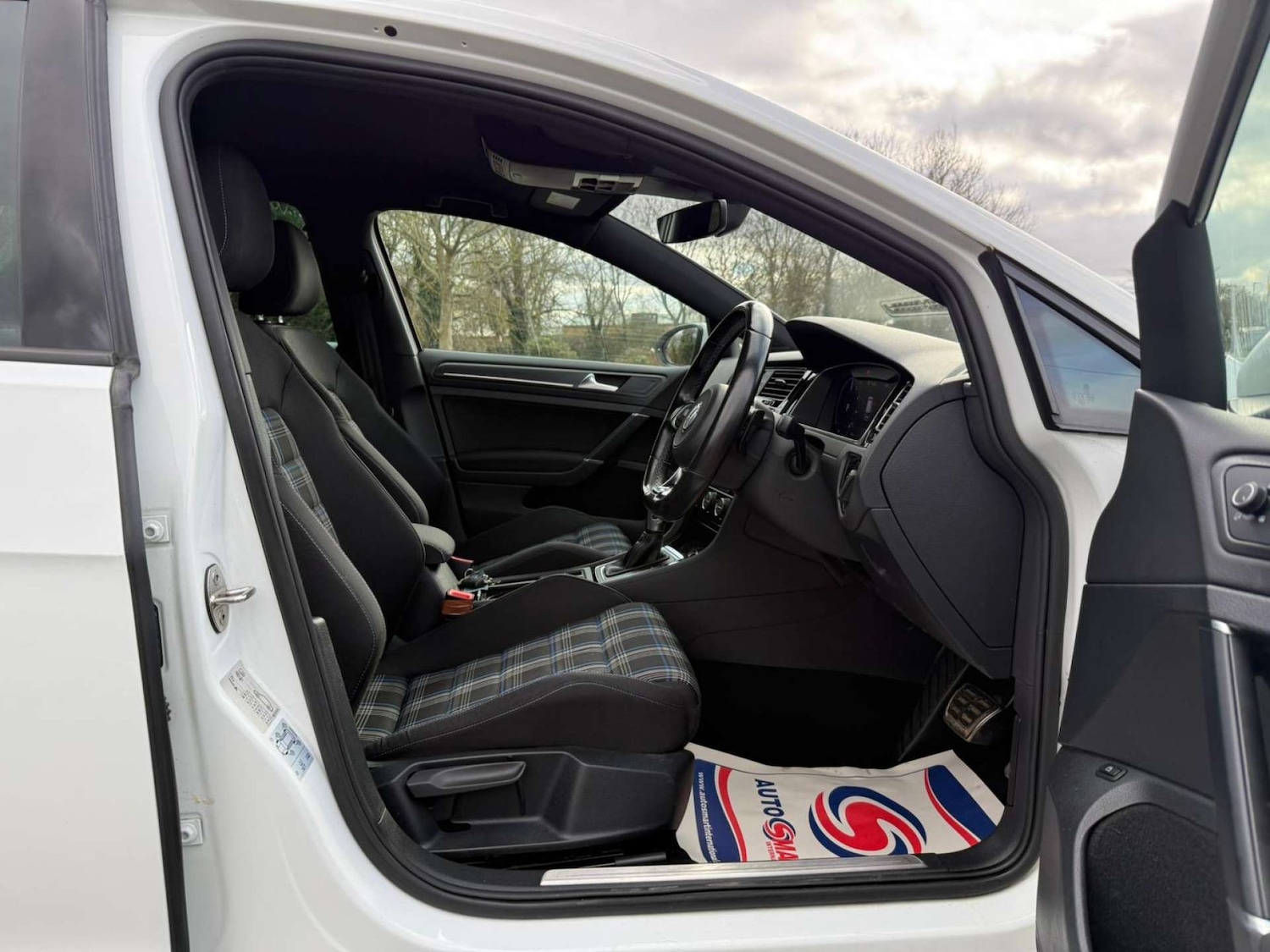 Used Volkswagen Golf 2020 for sale - 77581103: Photo 28