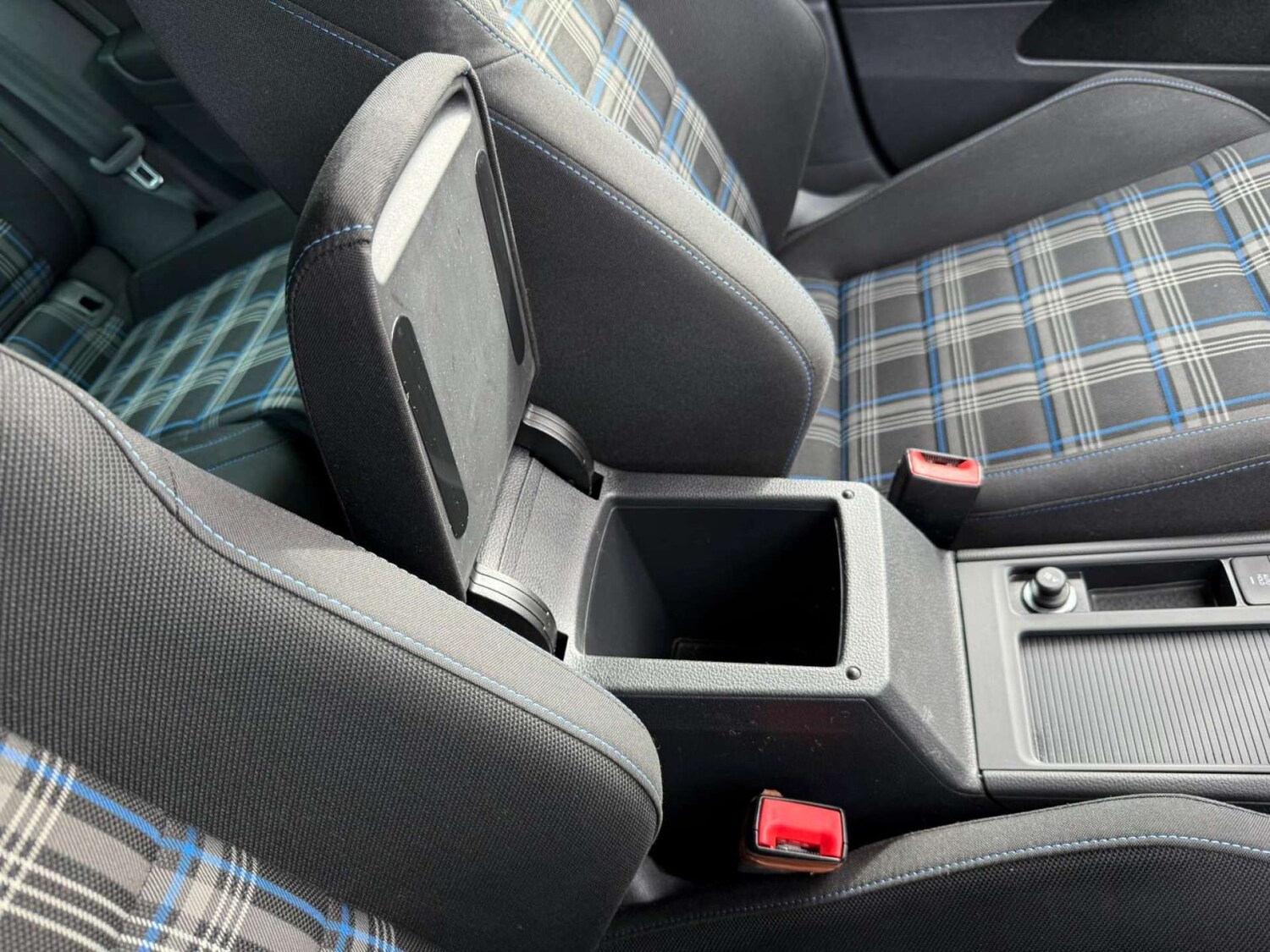 Used Volkswagen Golf 2020 for sale - 77581103: Photo 75