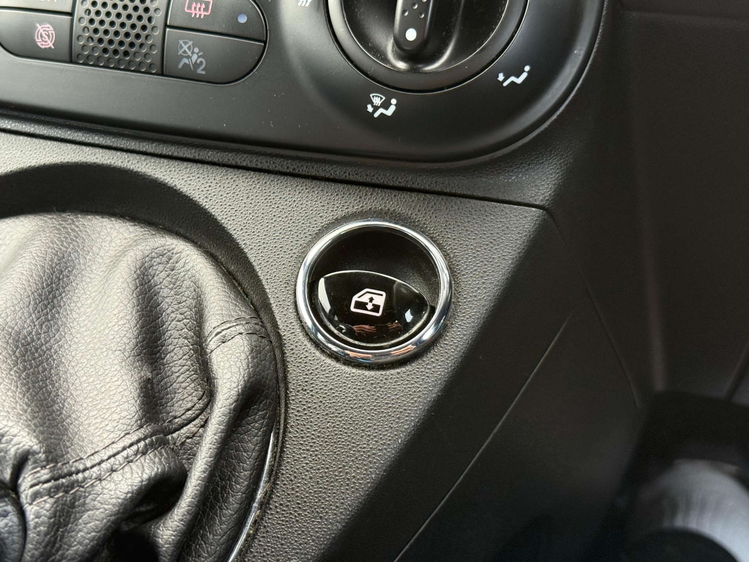 Used Fiat 500 2017 for sale - 77437529: Photo 31