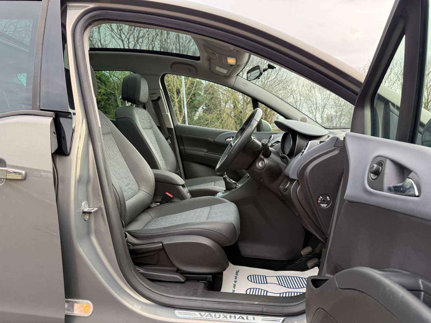 Used Vauxhall Meriva 2011 for sale - 77697450: Photo 29