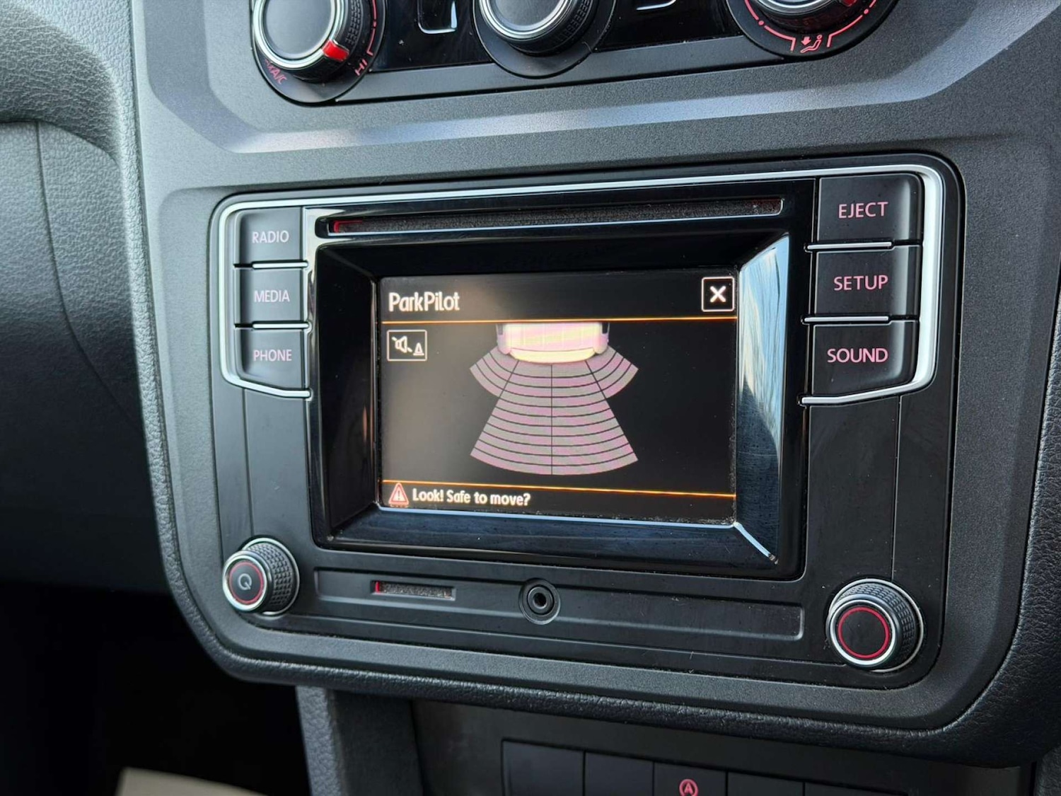 Used Volkswagen Caddy Maxi Life 2018 for sale - 77437540: Photo 43