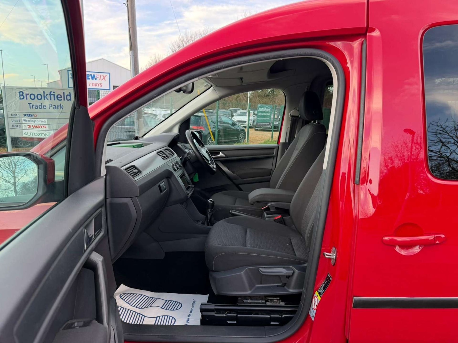 Used Volkswagen Caddy Maxi Life 2018 for sale - 77437540: Photo 57