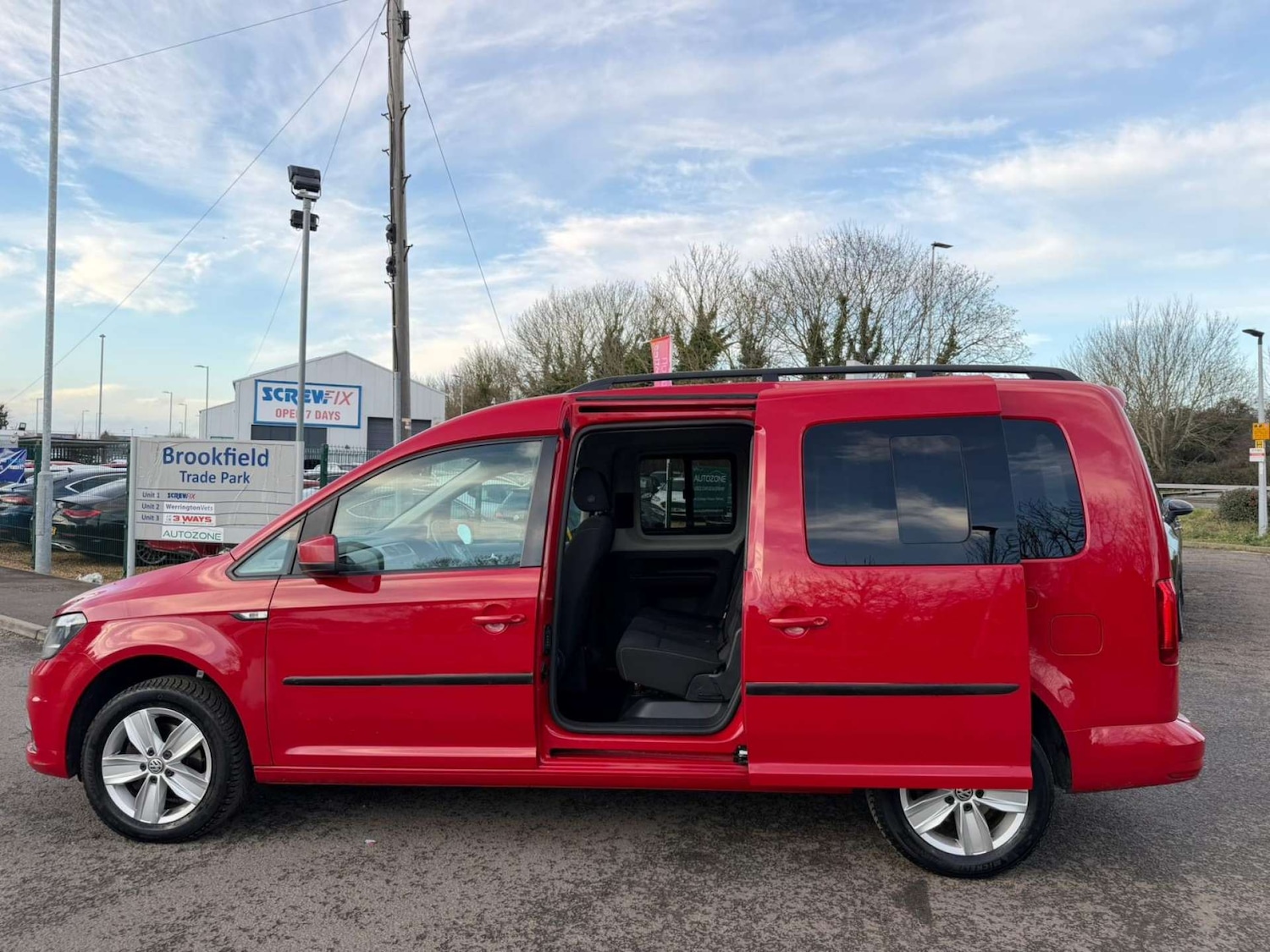 Used Volkswagen Caddy Maxi Life 2018 for sale - 77437540: Photo 8