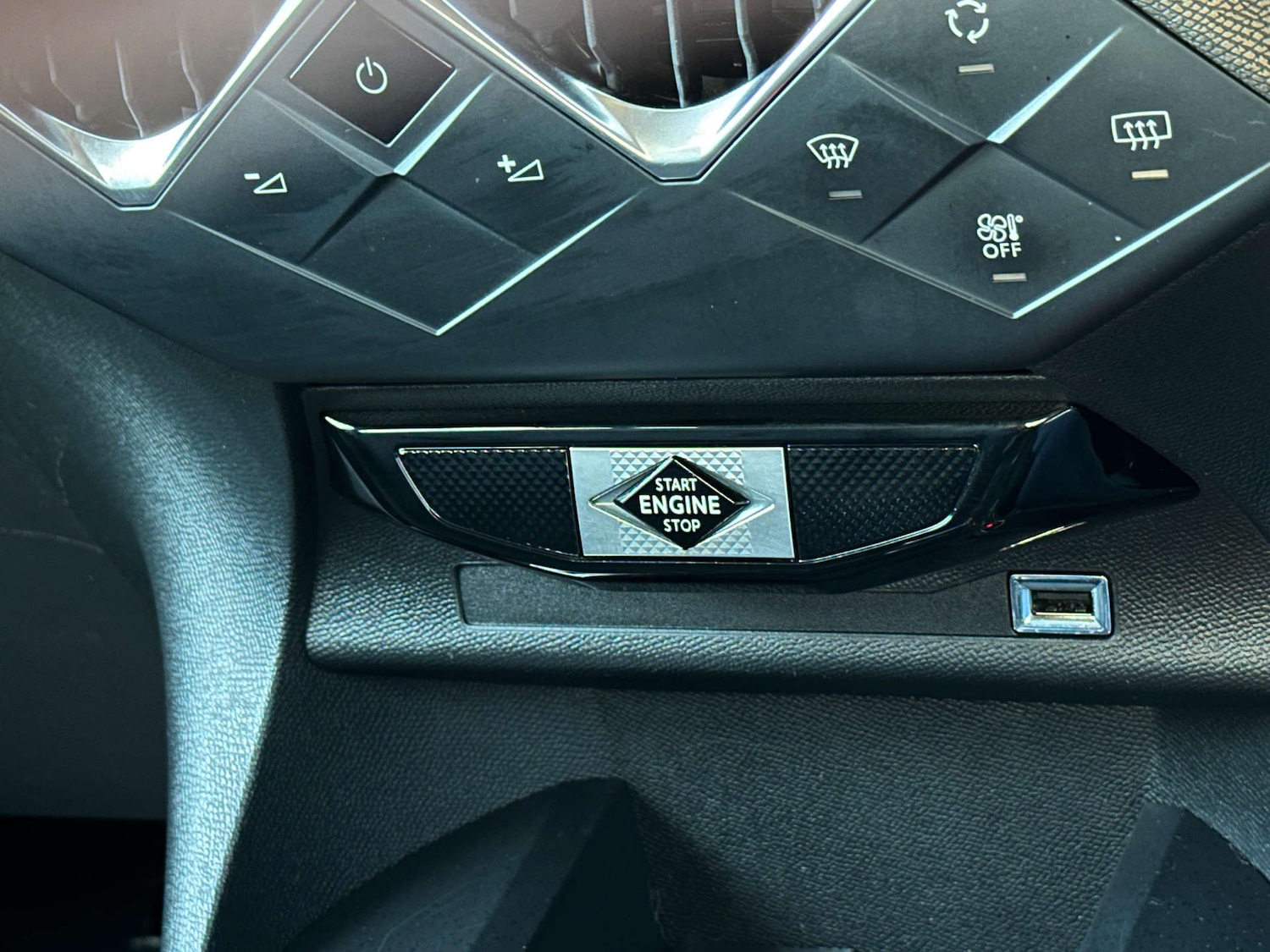 Used DS Automobiles DS 3 2019 for sale - 77437676: Photo 46