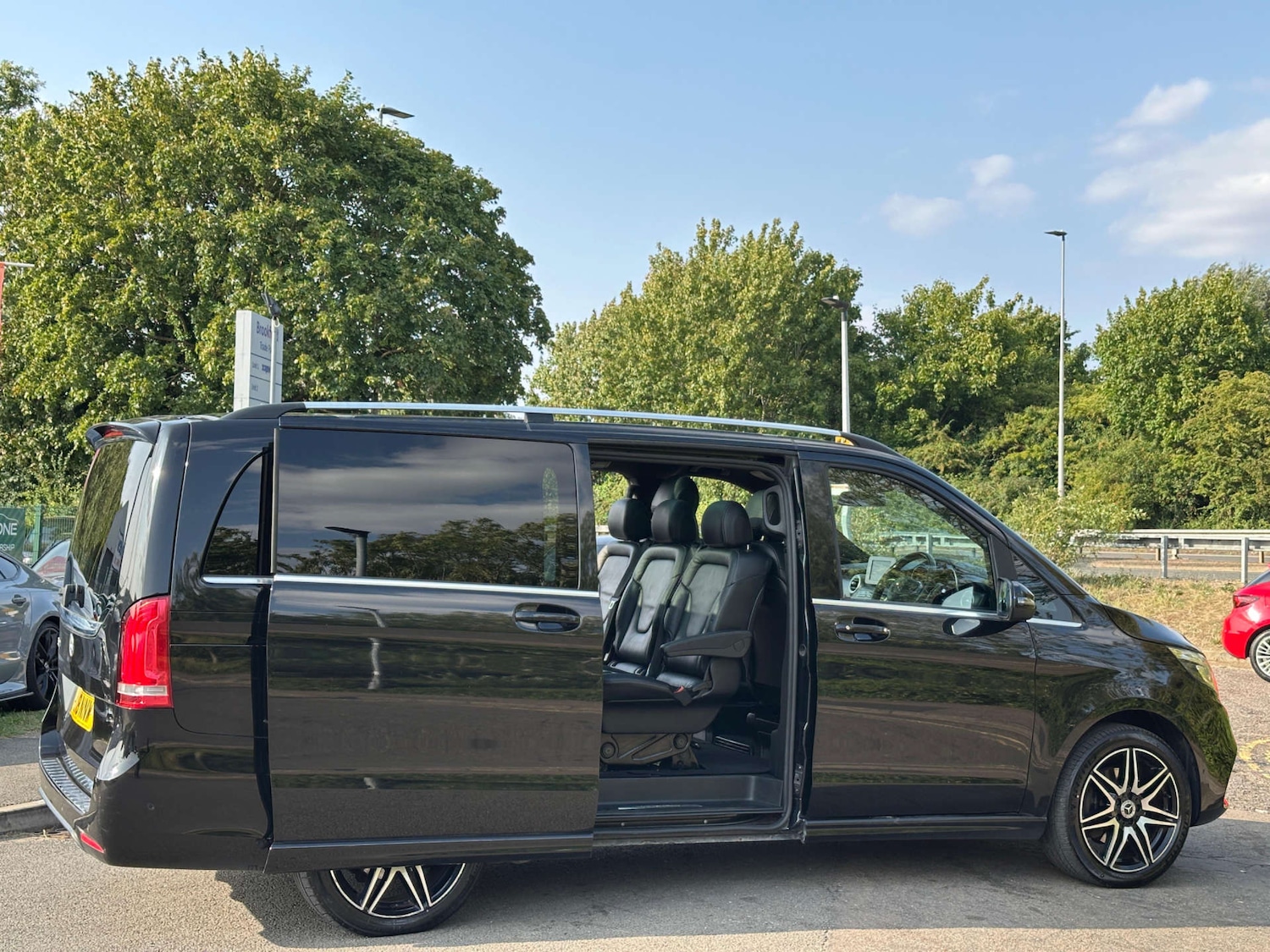 Used Mercedes-Benz V-Class 2018 for sale - 77437445: Photo 14