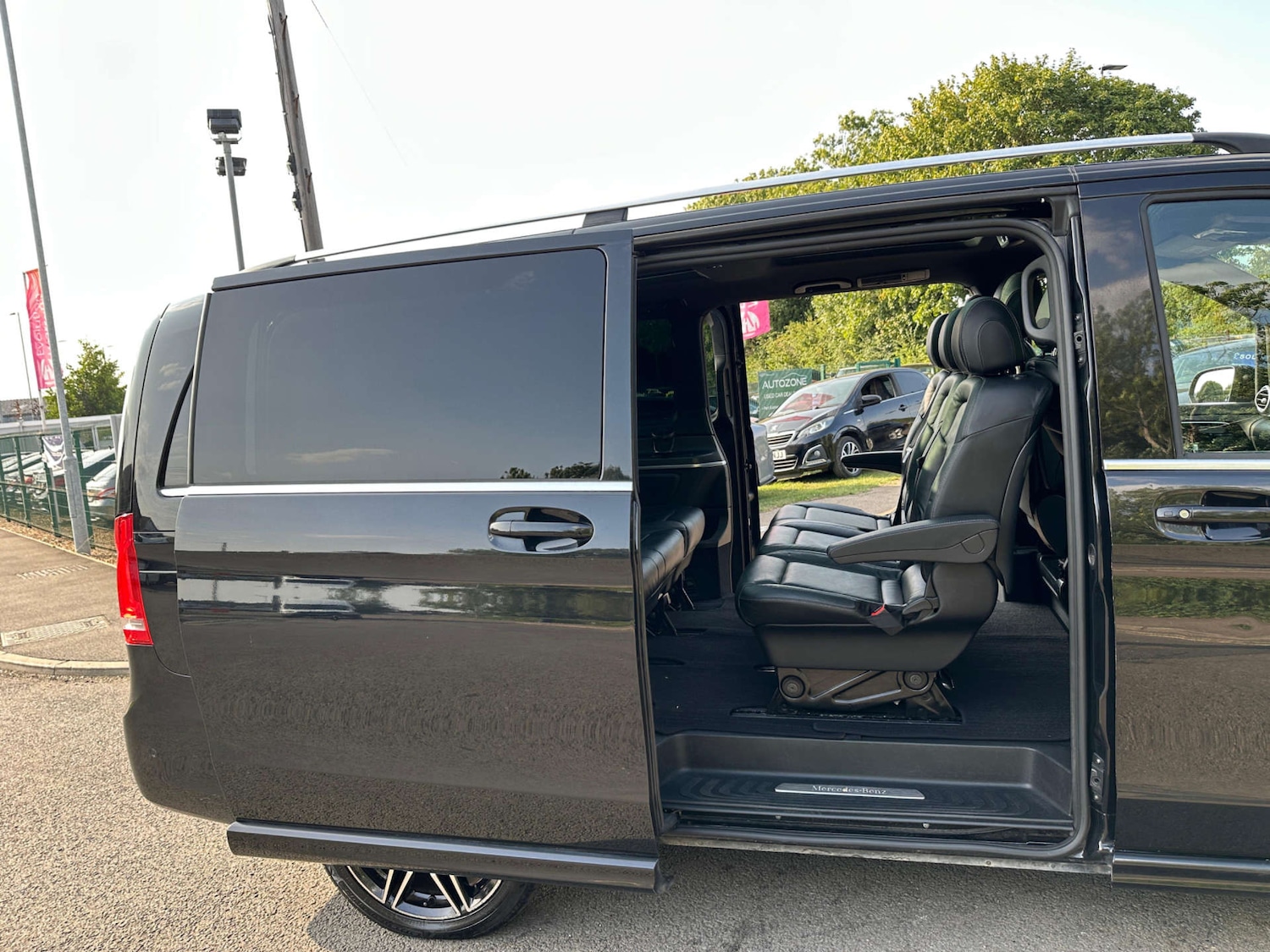 Used Mercedes-Benz V-Class 2018 for sale - 77437445: Photo 15