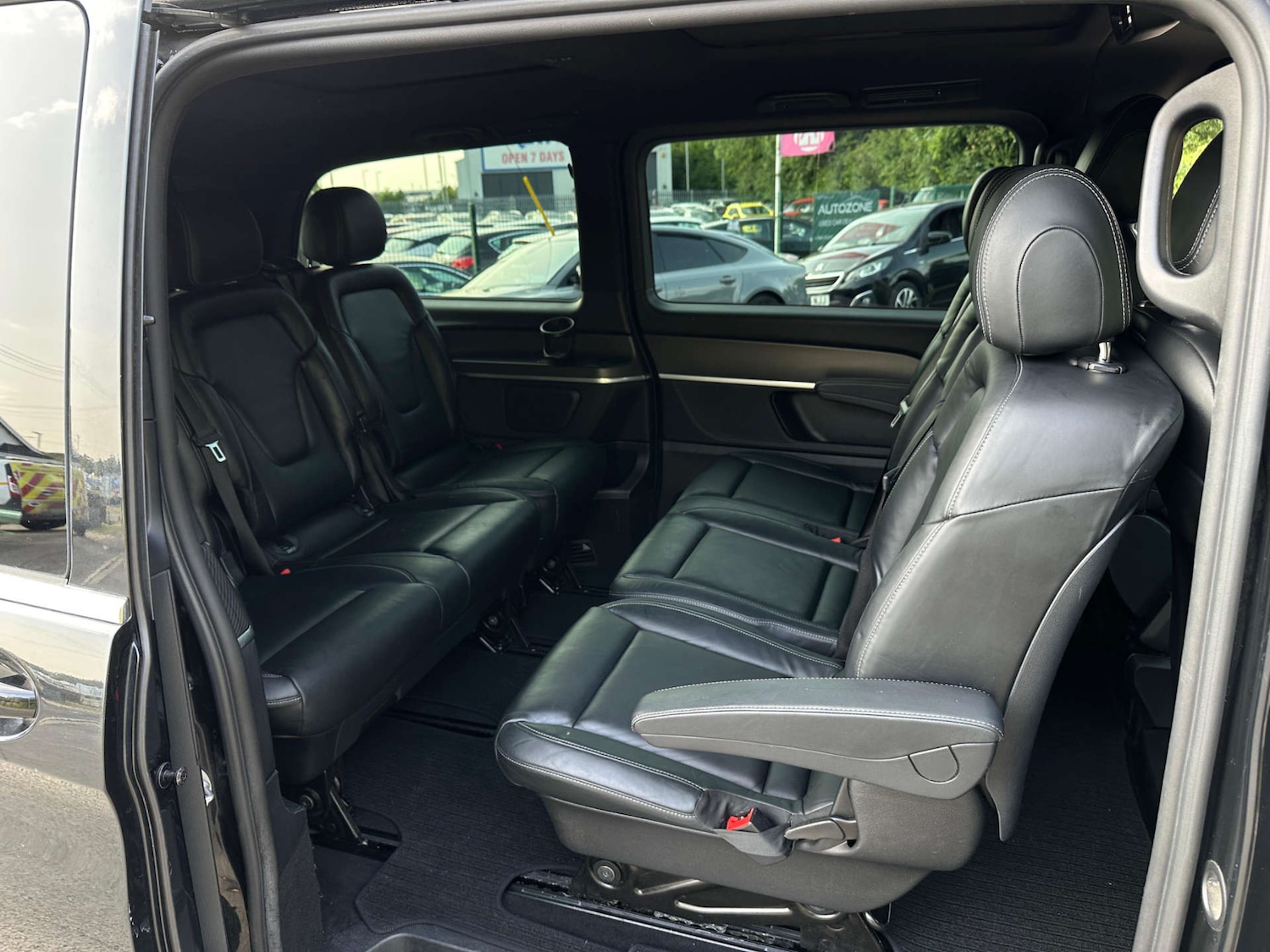 Used Mercedes-Benz V-Class 2018 for sale - 77437445: Photo 39