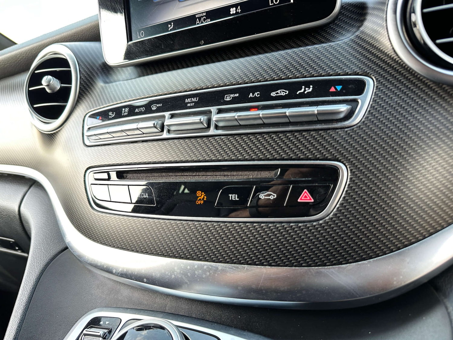 Used Mercedes-Benz V-Class 2018 for sale - 77437445: Photo 45