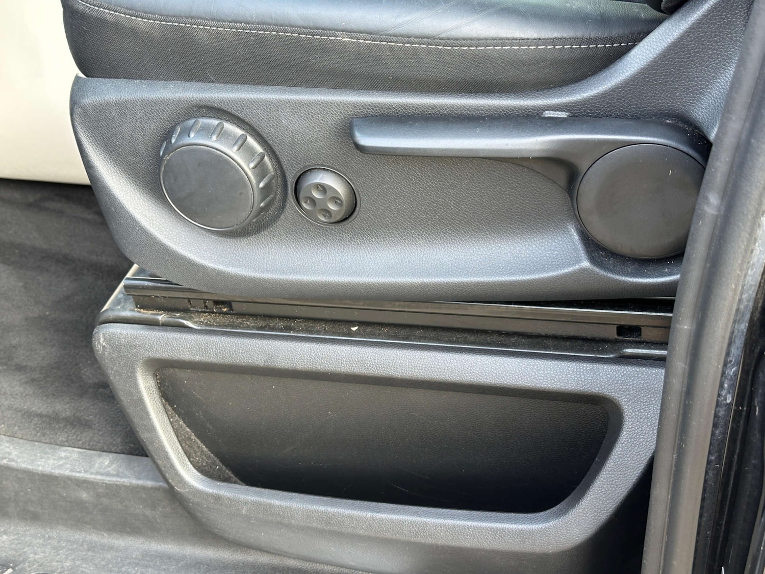 Used Mercedes-Benz V-Class 2018 for sale - 77437445: Photo 48