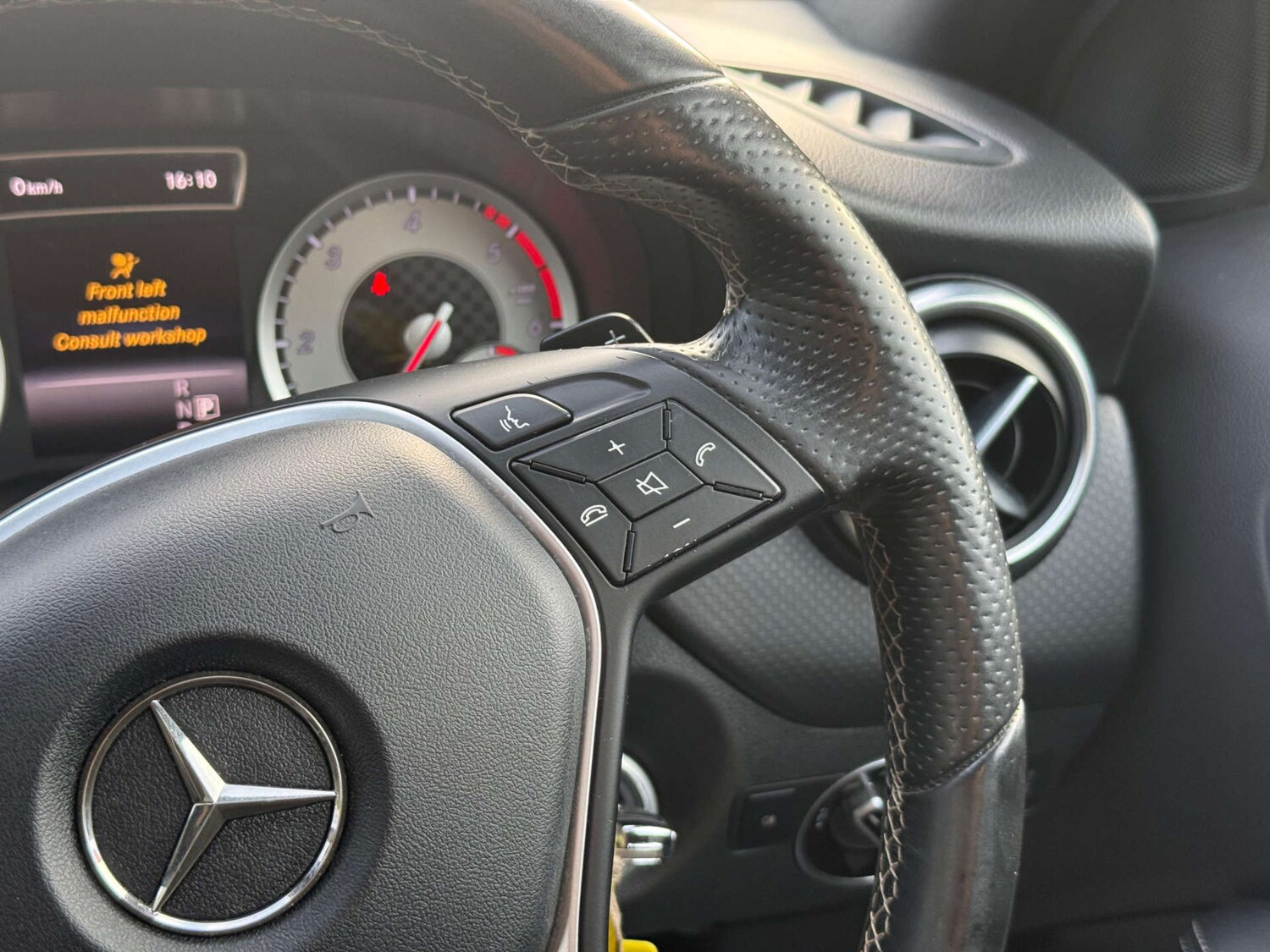 Used Mercedes-Benz A-Class 2015 for sale - 77937253: Photo 75