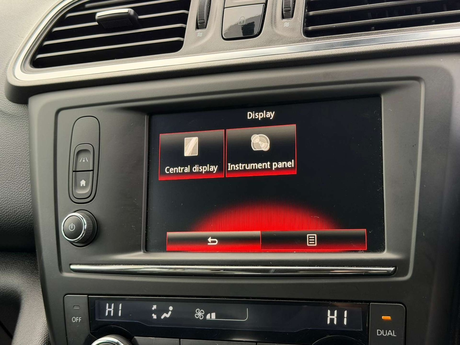 Used Renault Kadjar 2017 for sale - 77437579: Photo 11