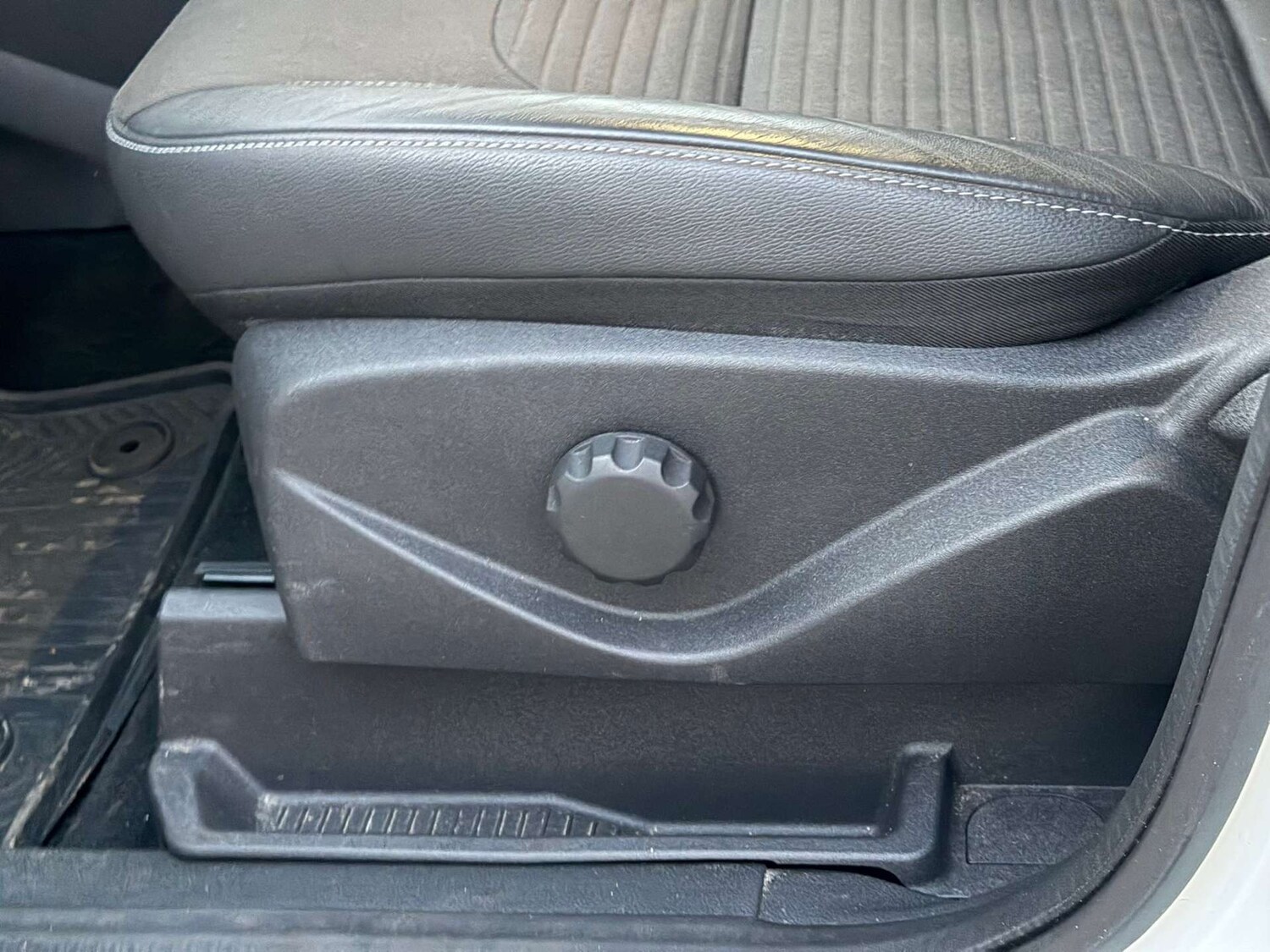 Used Ford Kuga 2017 for sale - 77437448: Photo 40