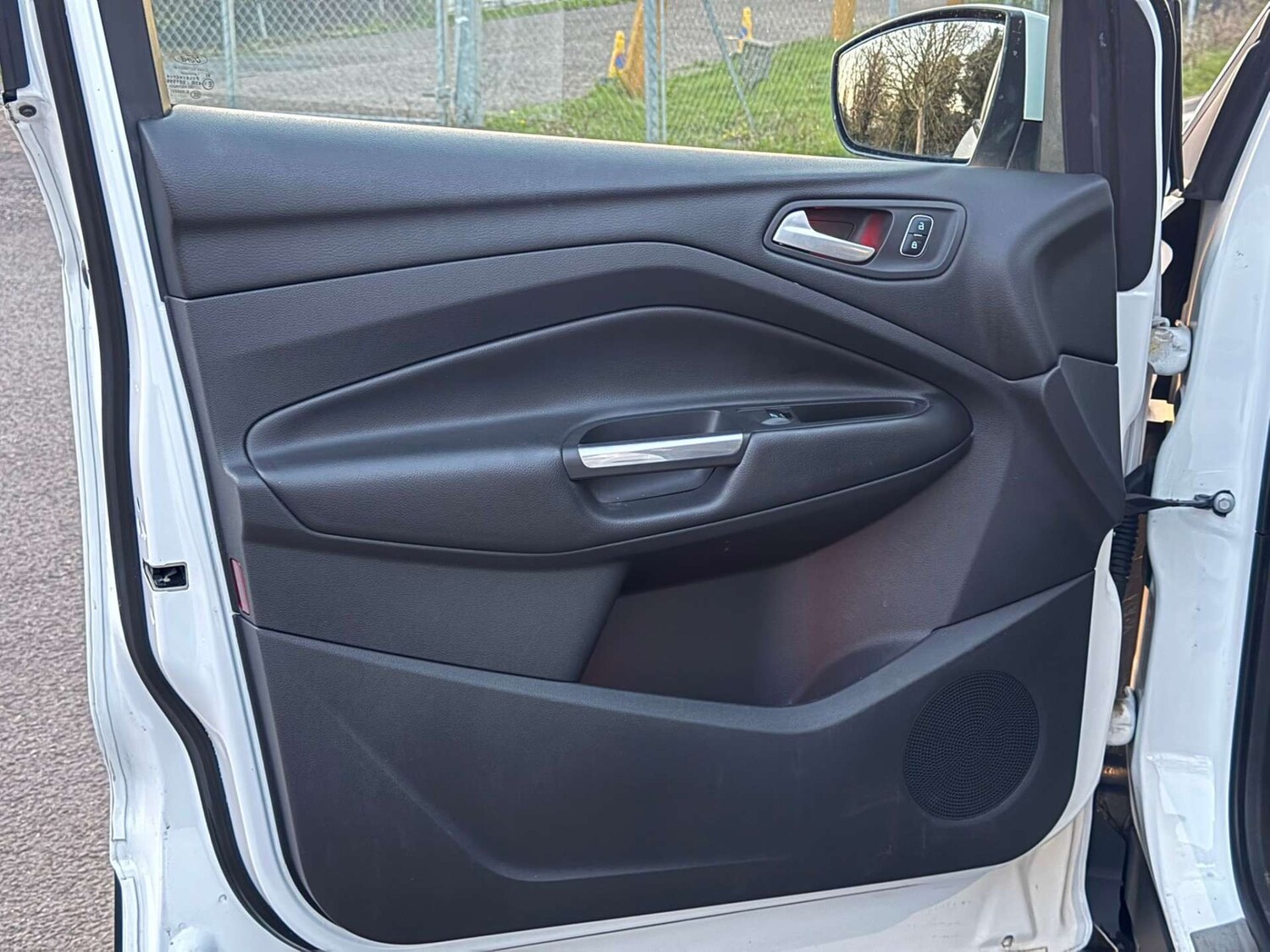 Used Ford Kuga 2017 for sale - 77437448: Photo 41