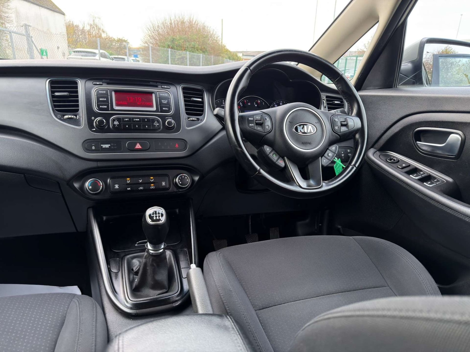 Used Kia Carens 2015 for sale - 77437614: Photo 21