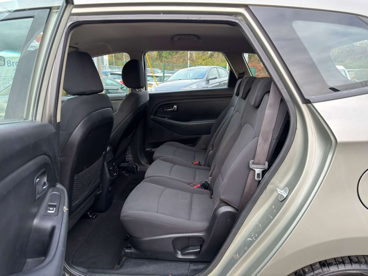 Used Kia Carens 2015 for sale - 77437614: Photo 32