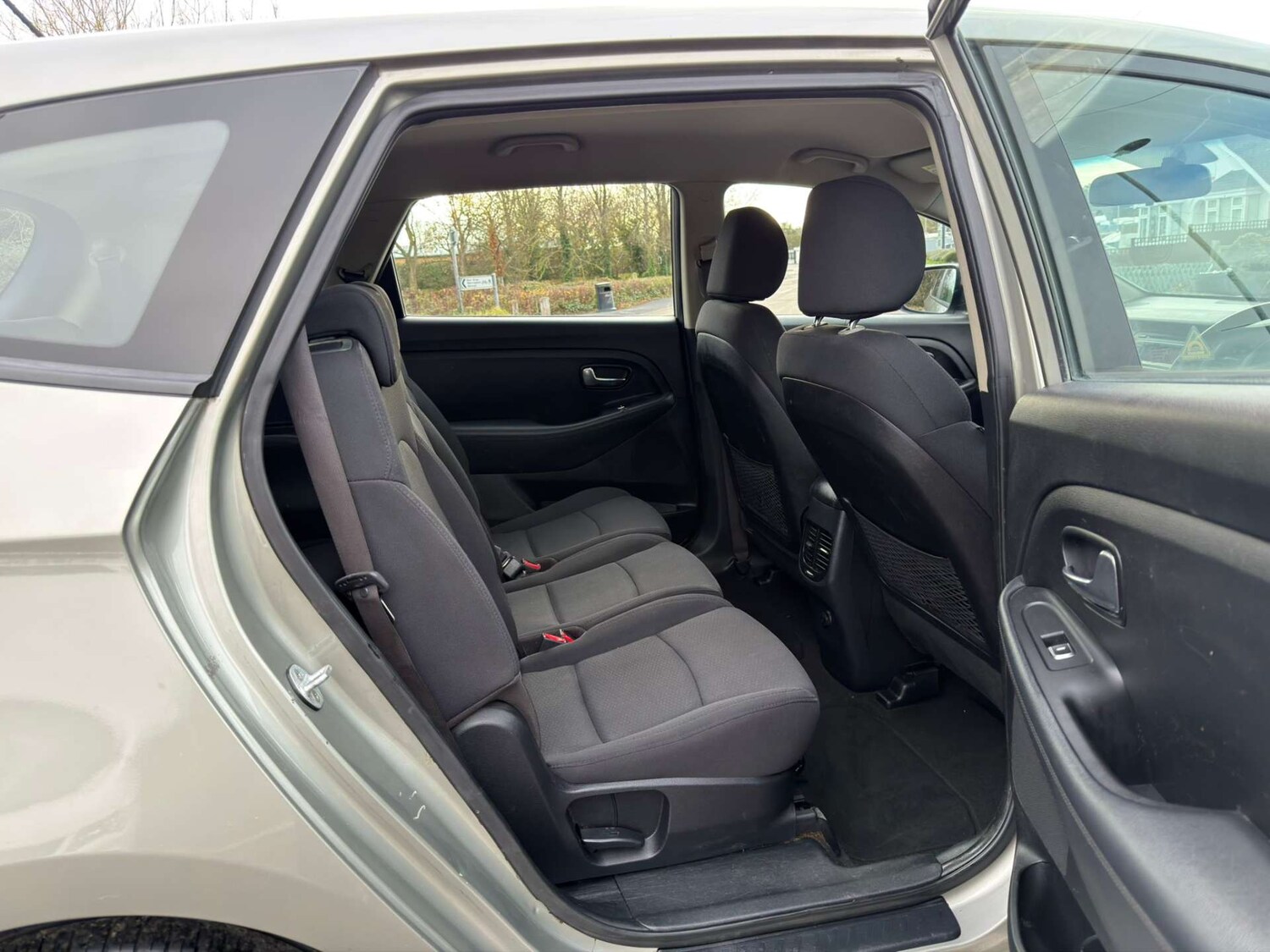 Used Kia Carens 2015 for sale - 77437614: Photo 37