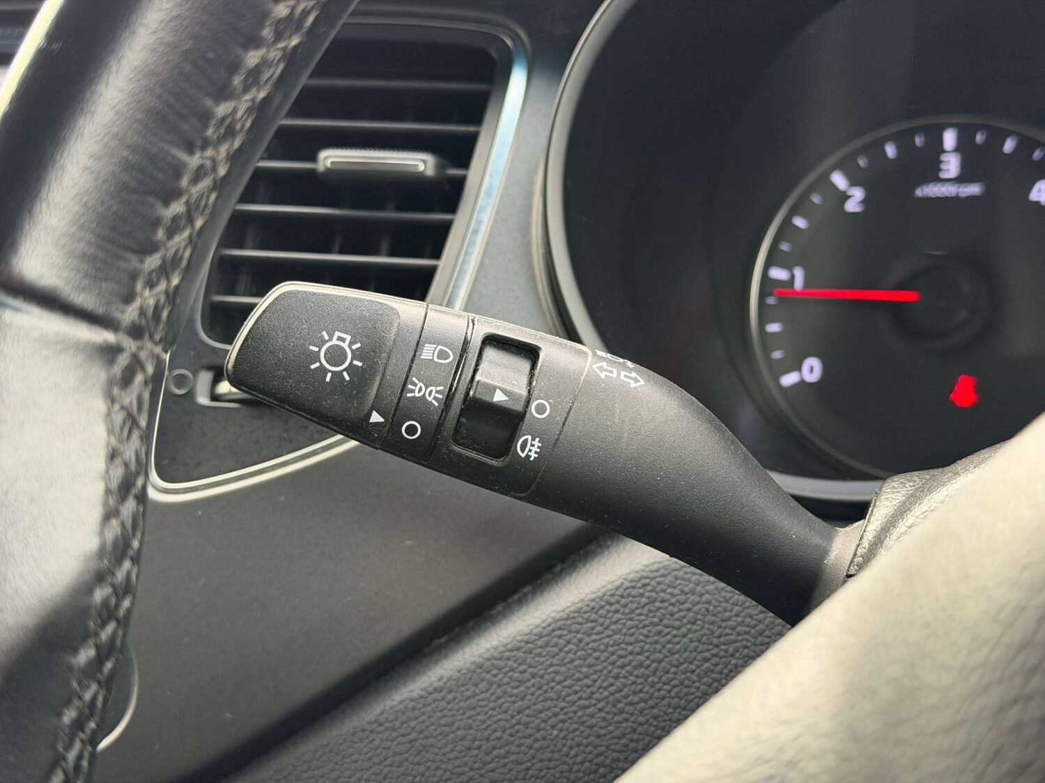 Used Kia Carens 2015 for sale - 77437614: Photo 40