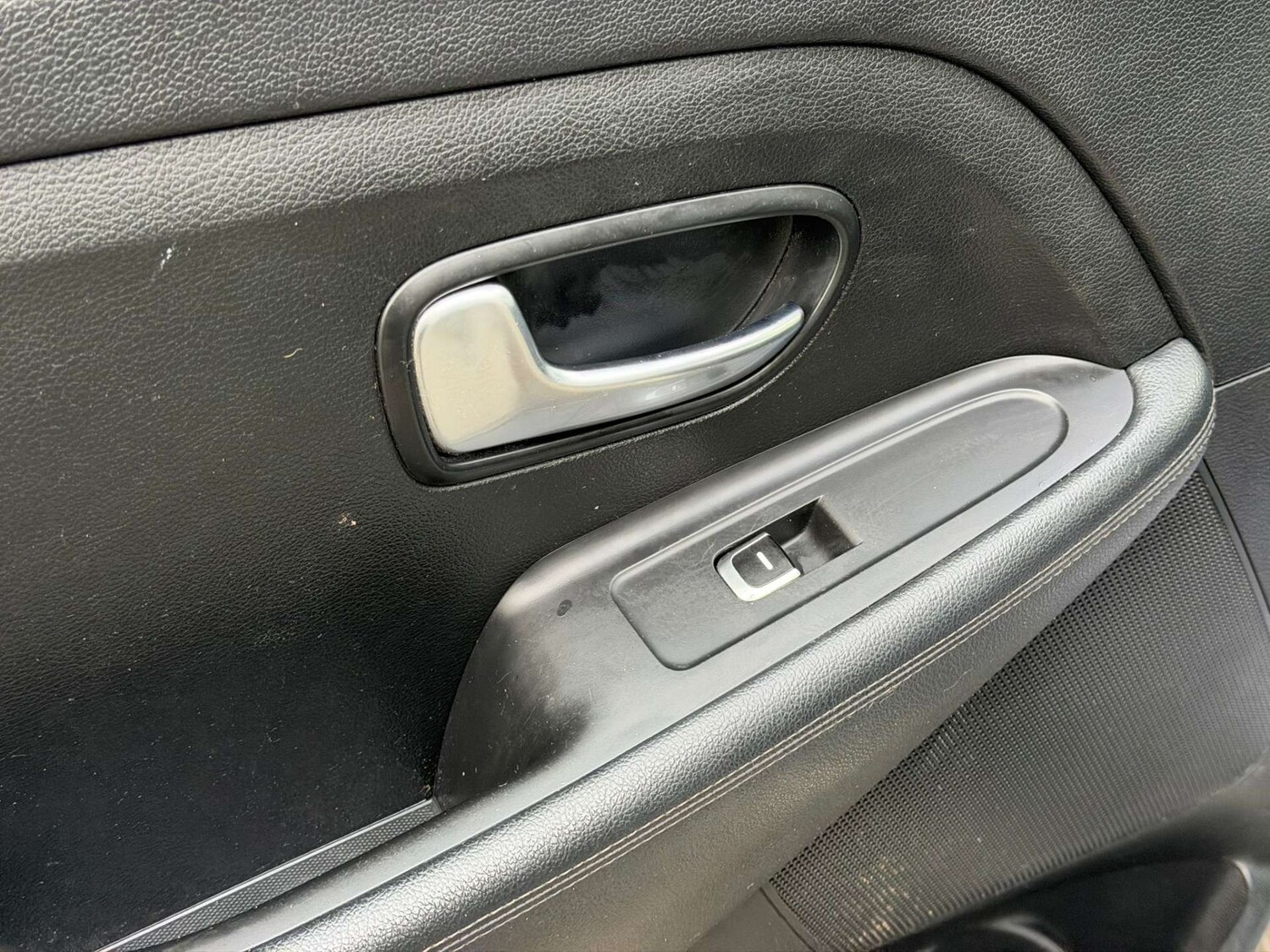 Used Kia Carens 2015 for sale - 77437614: Photo 41