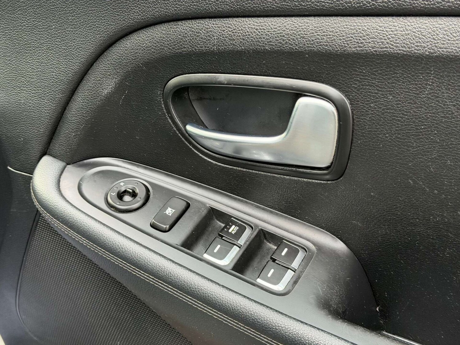 Used Kia Carens 2015 for sale - 77437614: Photo 45