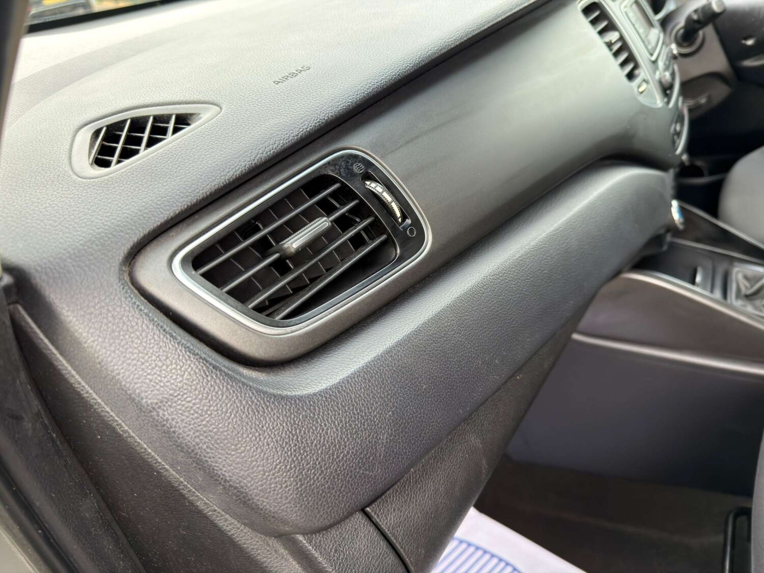 Used Kia Carens 2015 for sale - 77437614: Photo 47