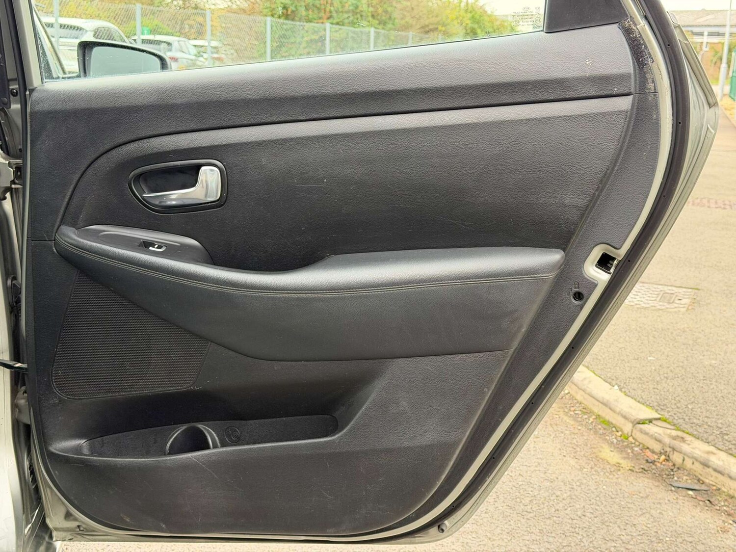 Used Kia Carens 2015 for sale - 77437614: Photo 50