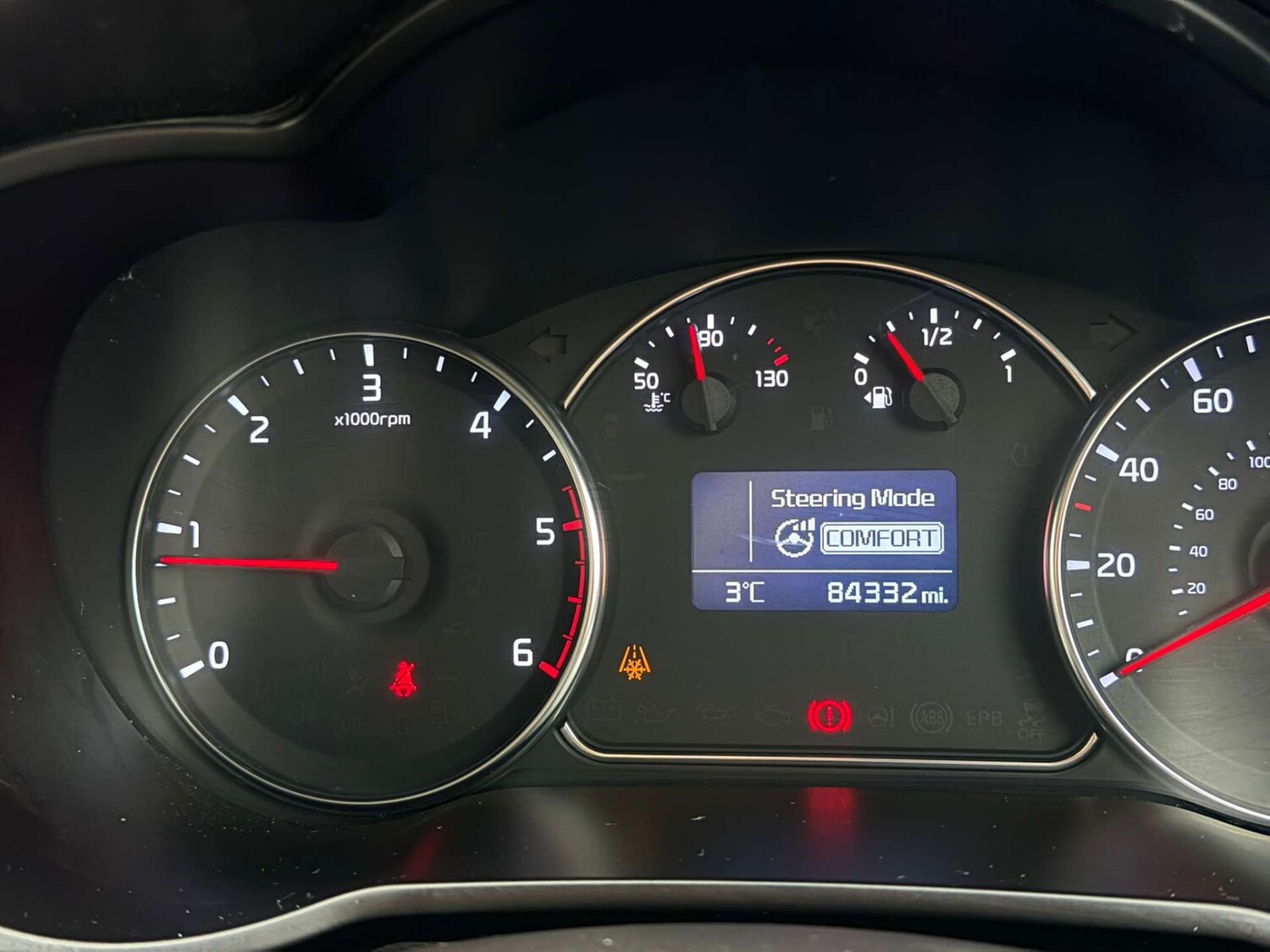 Used Kia Carens 2015 for sale - 77437614: Photo 56