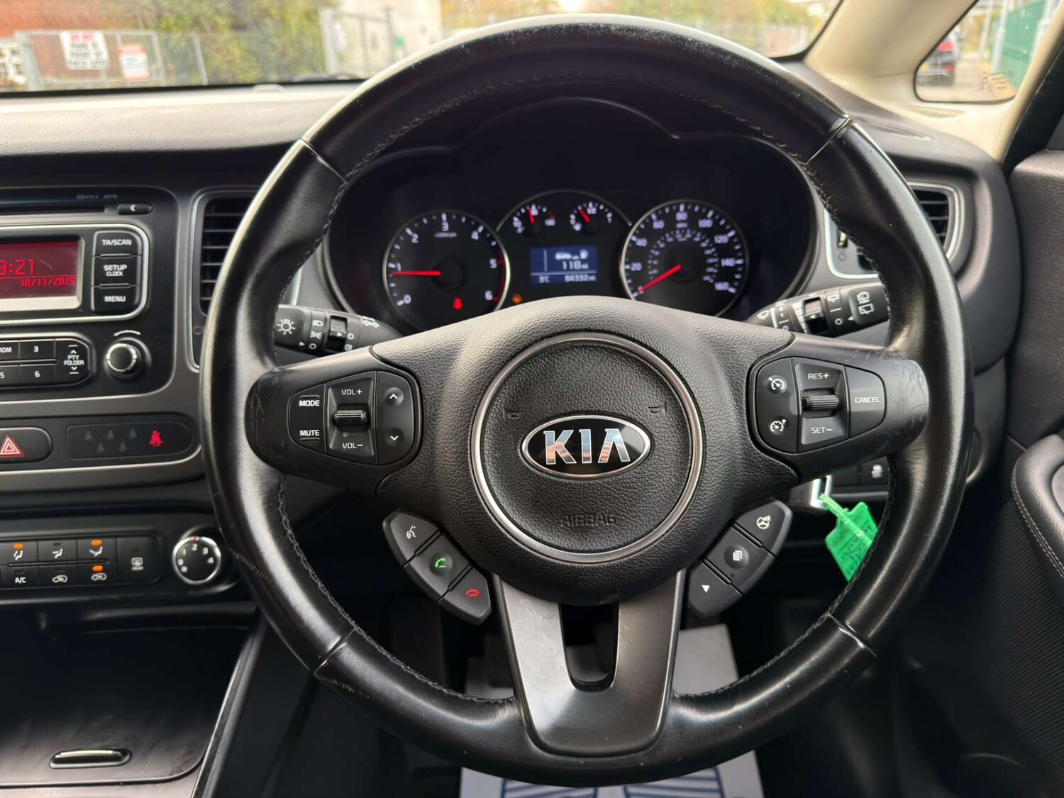 Used Kia Carens 2015 for sale - 77437614: Photo 64