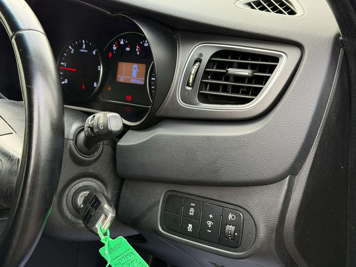 Used Kia Carens 2015 for sale - 77437614: Photo 75