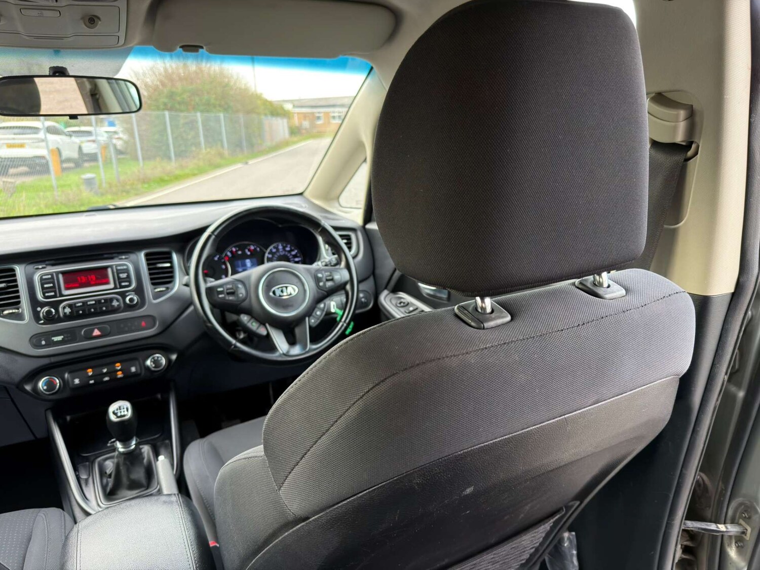 Used Kia Carens 2015 for sale - 77437614: Photo 76