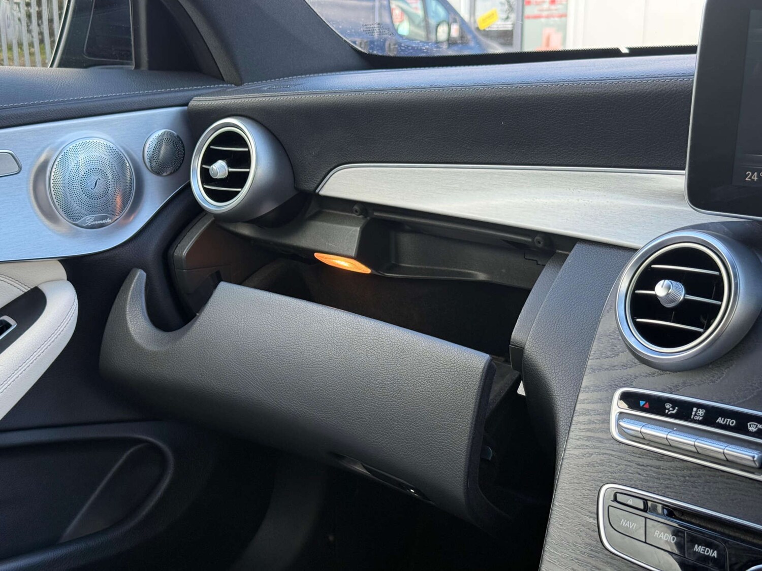 Used Mercedes-Benz C Class 2018 for sale - 77581089: Photo 16