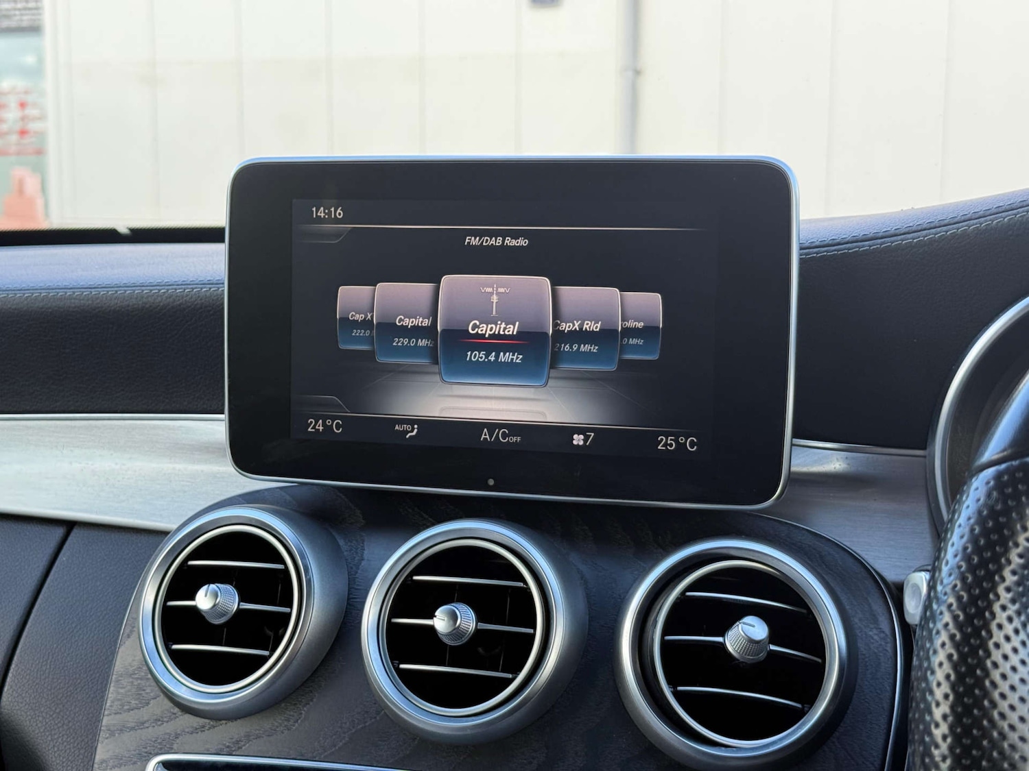 Used Mercedes-Benz C Class 2018 for sale - 77581089: Photo 63