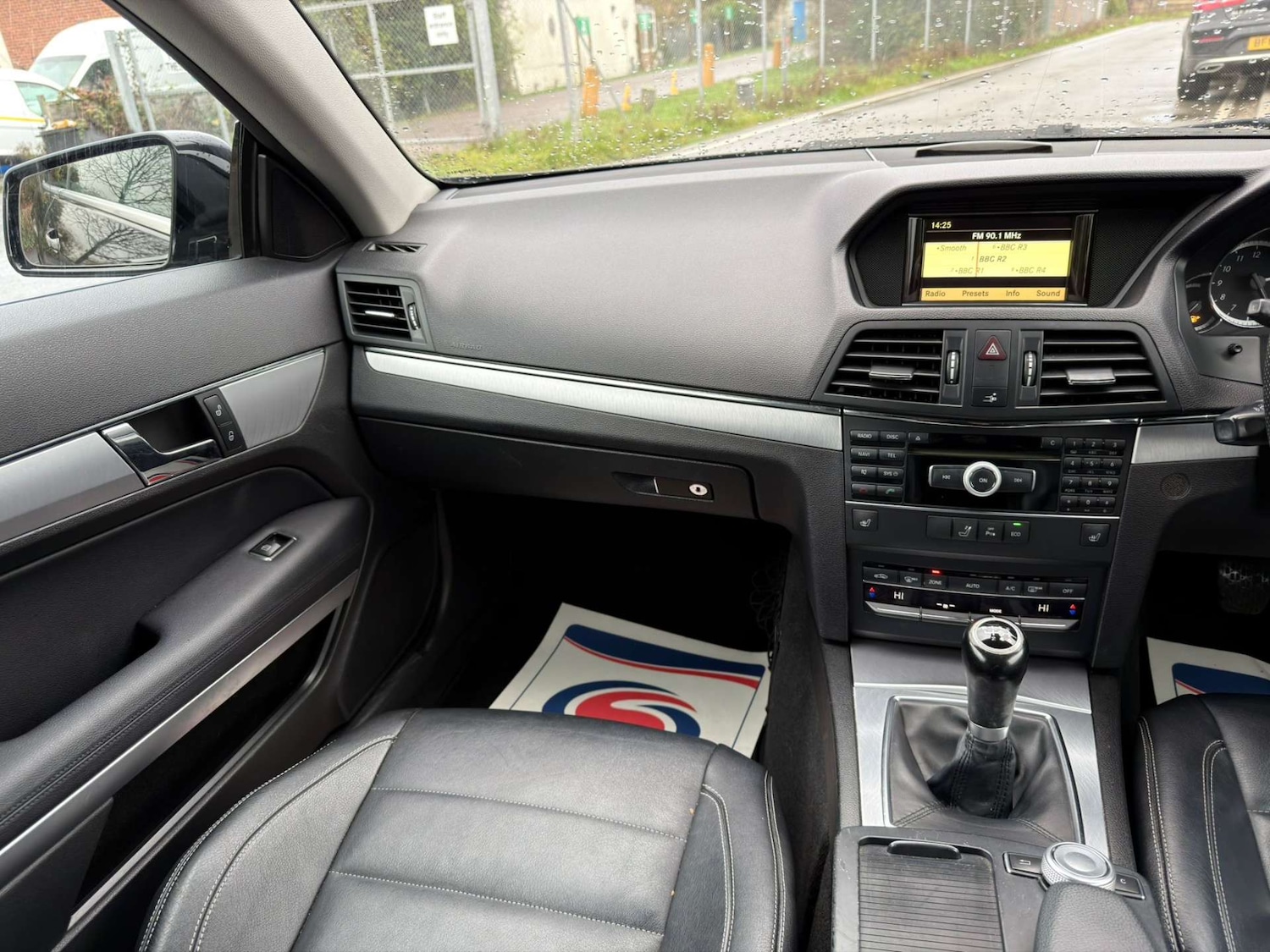 Used Mercedes-Benz E Class 2011 for sale - 77437453: Photo 17