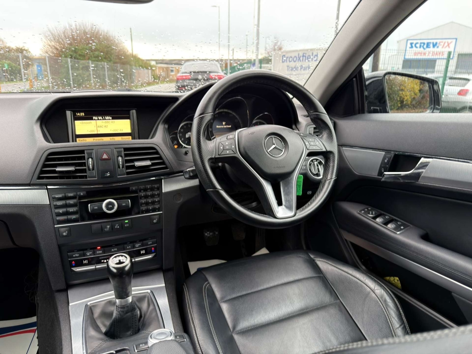 Used Mercedes-Benz E Class 2011 for sale - 77437453: Photo 18