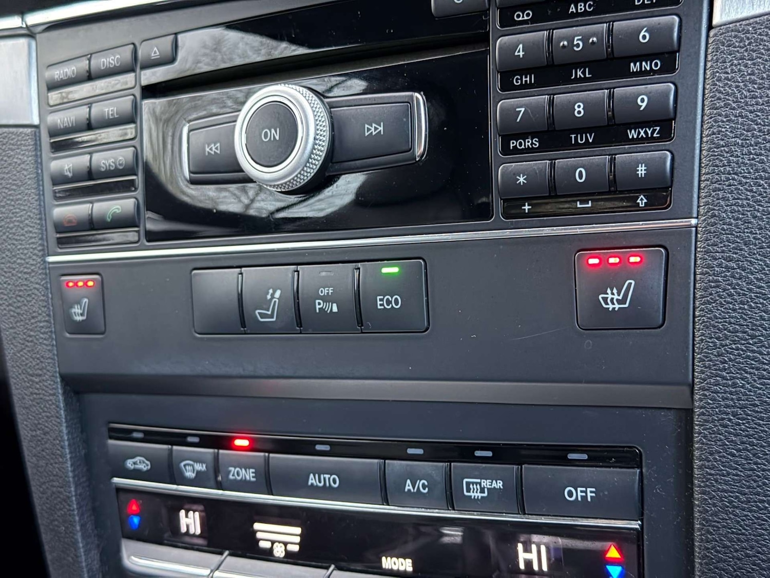 Used Mercedes-Benz E Class 2011 for sale - 77437453: Photo 36